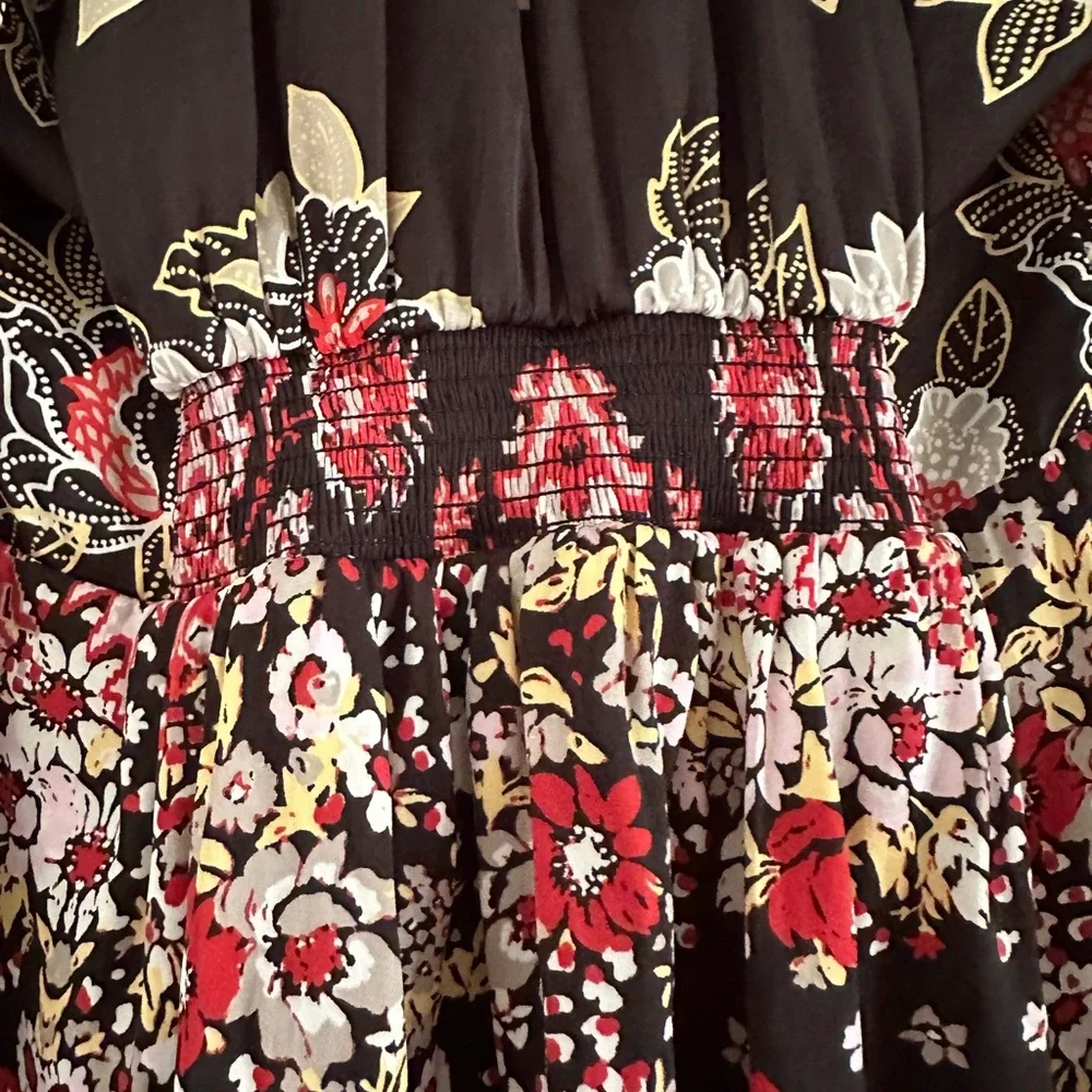 Free people romantic elastic floral shirt. - Picture 4 of 6